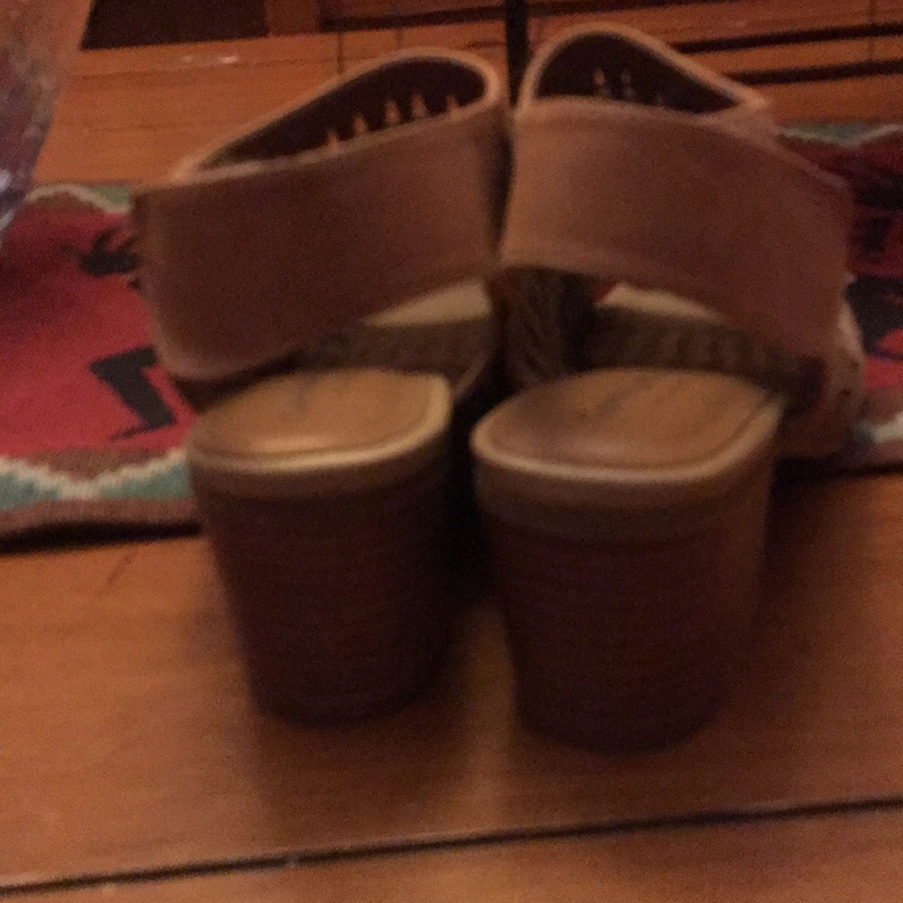 Sling back tan shoes - Picture 4 of 4